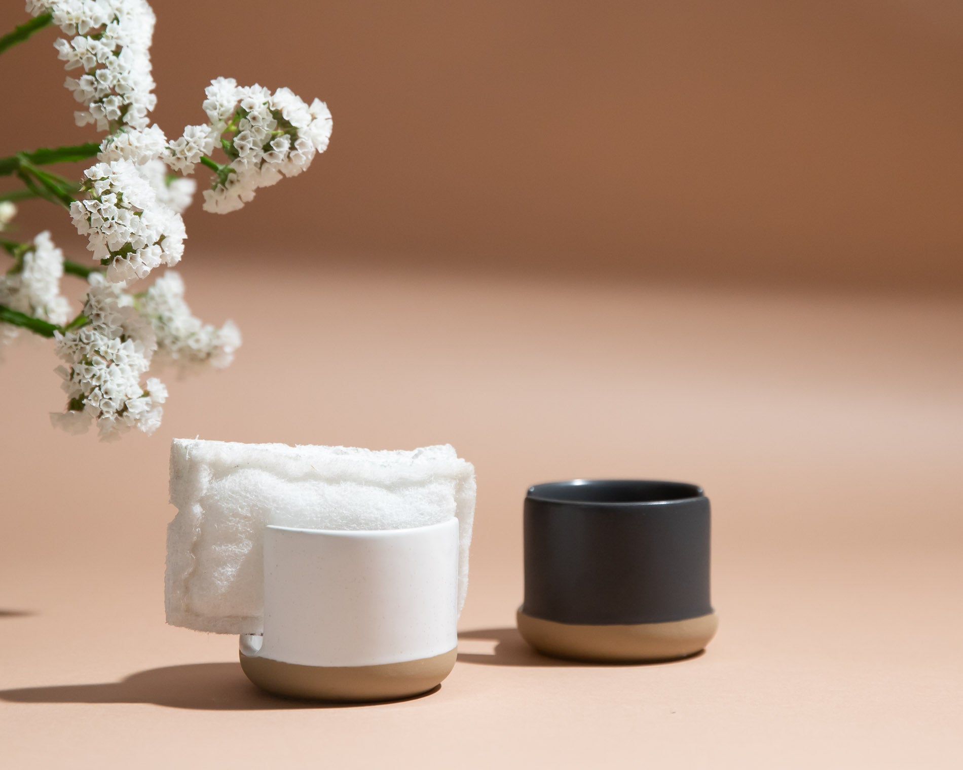 Everyday Sponge Holder White and Charcoal