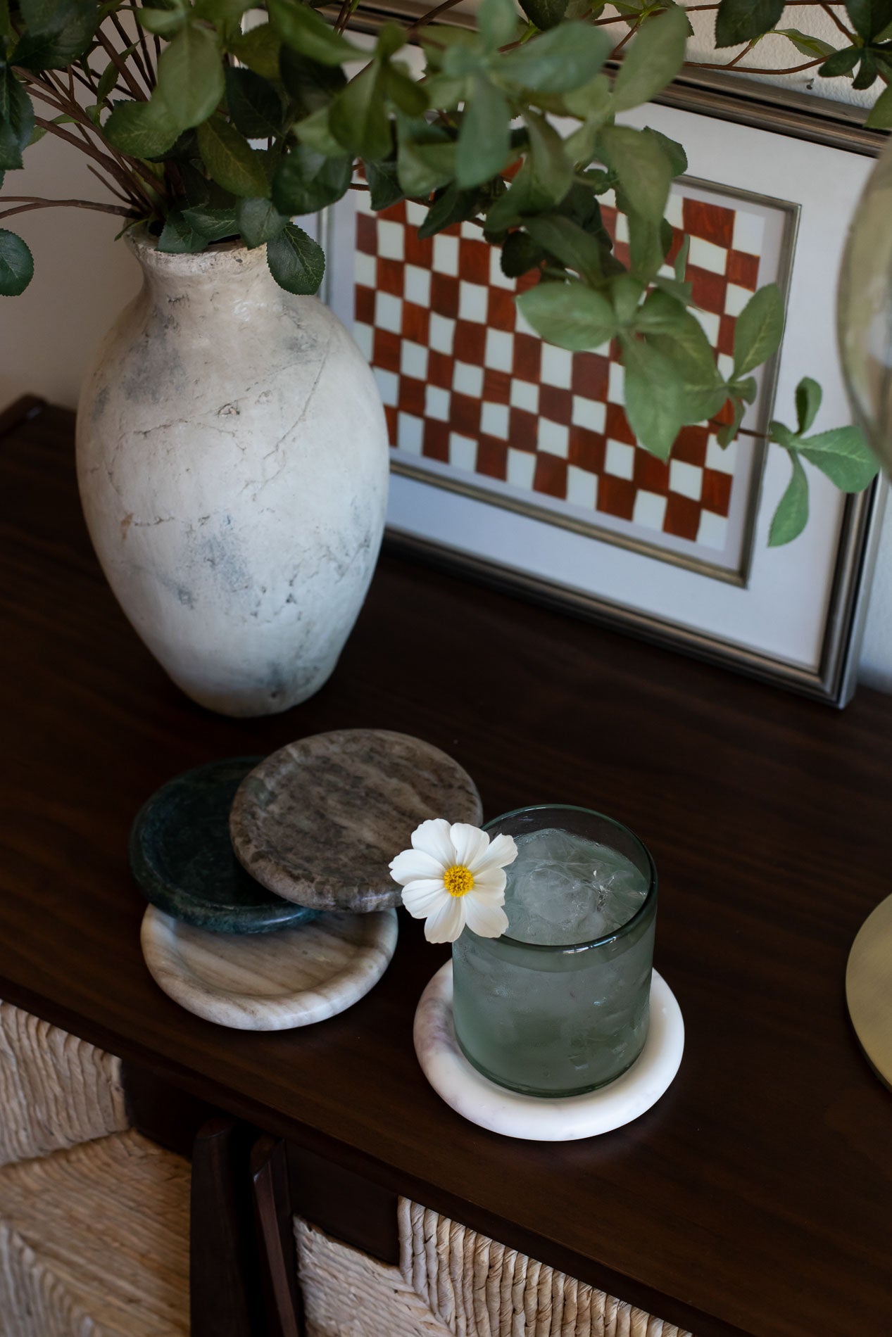 Bandeja de mármol para una botella