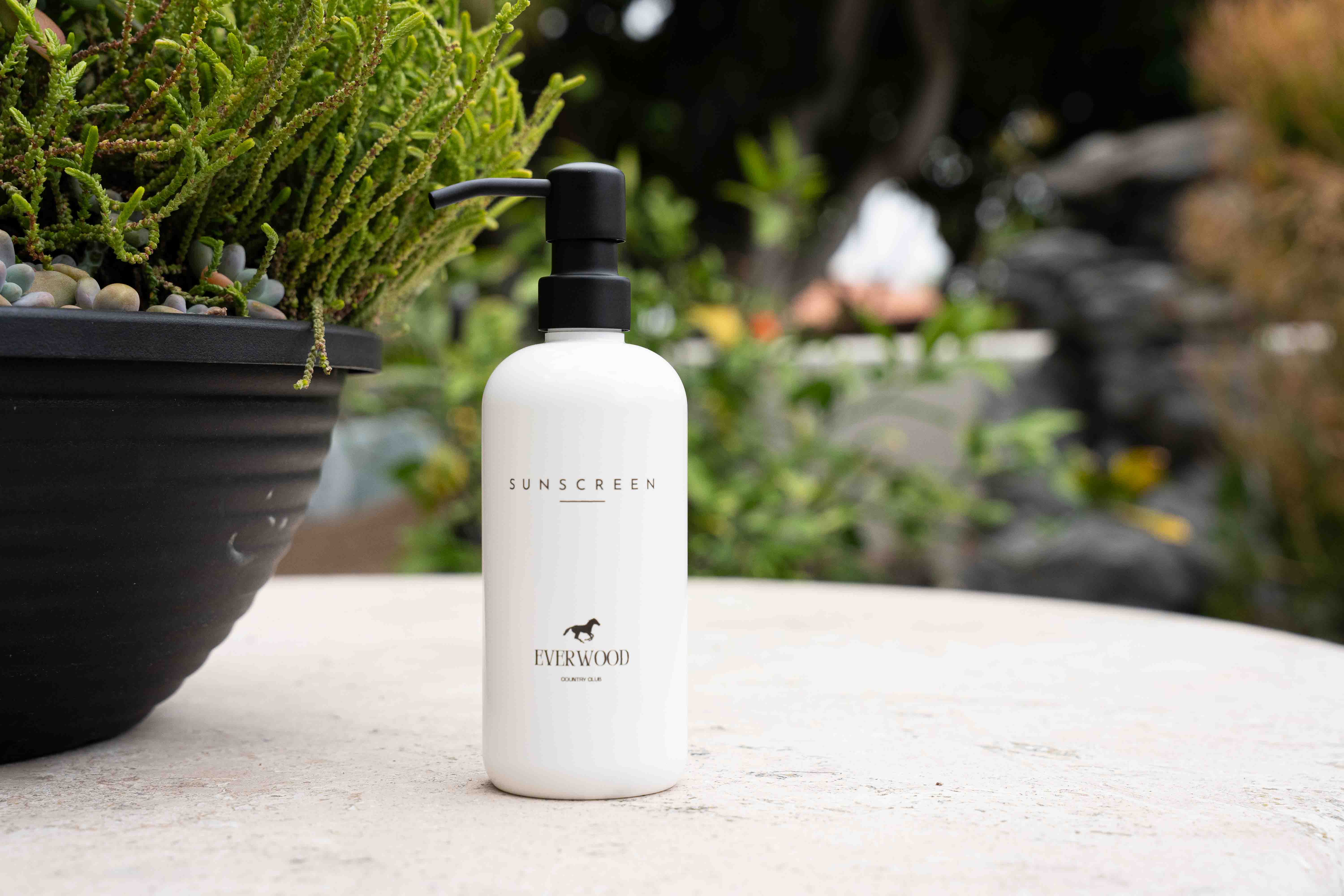 logo plastic bottle