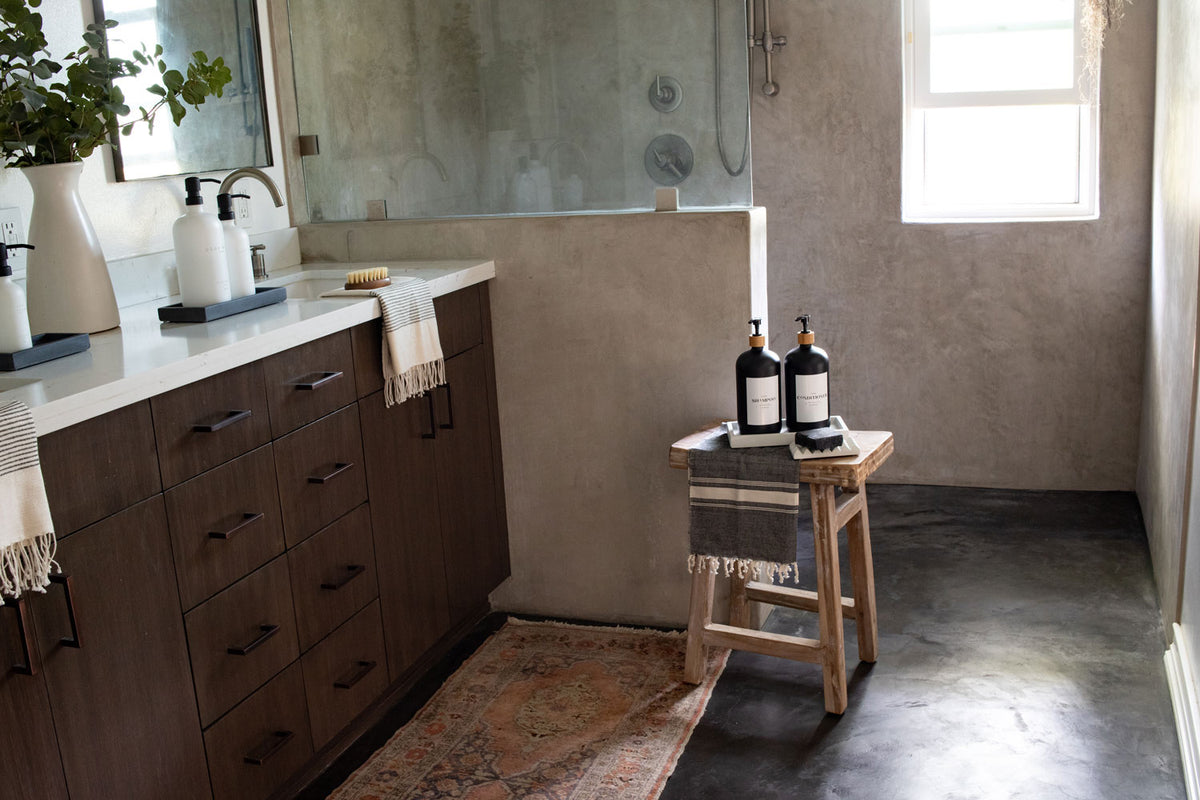 Custom Pour Bottle with Logo Olea Collection The Polished Jar