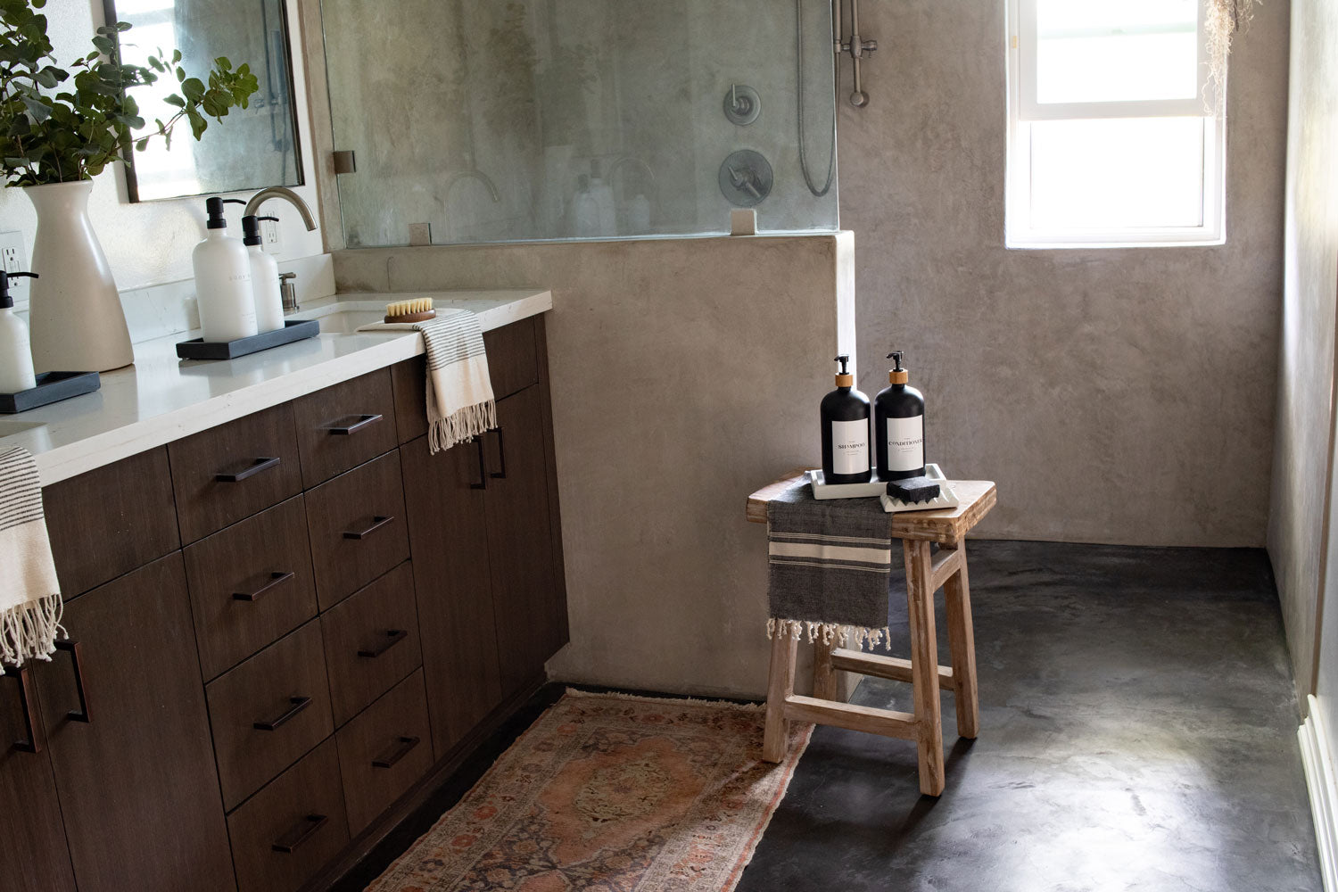 Custom Pour Bottle with Logo Olea Collection The Polished Jar